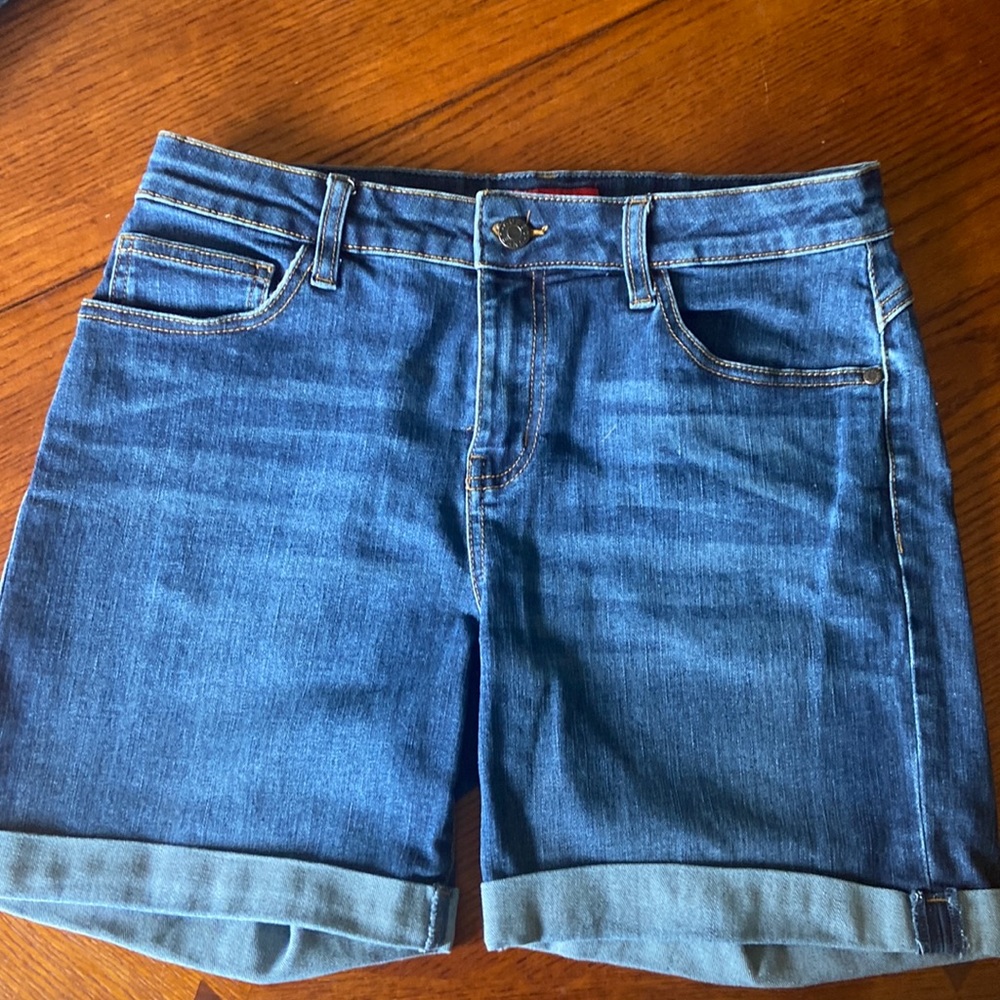 Guess shorts size 30